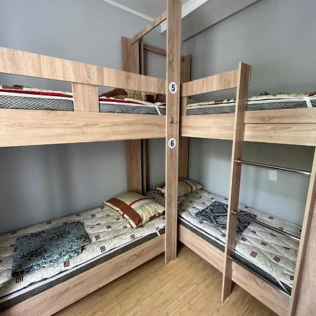 Hostel64 Almaty Ngoại thất bức ảnh
