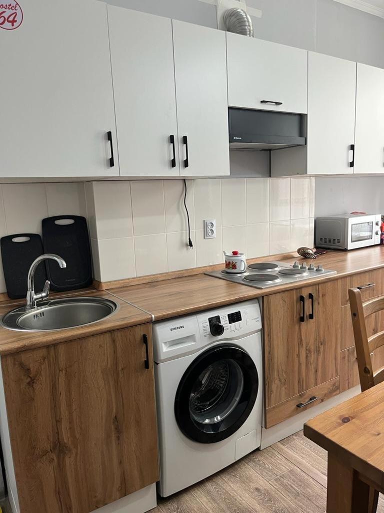 Hostel64 Almaty Ngoại thất bức ảnh