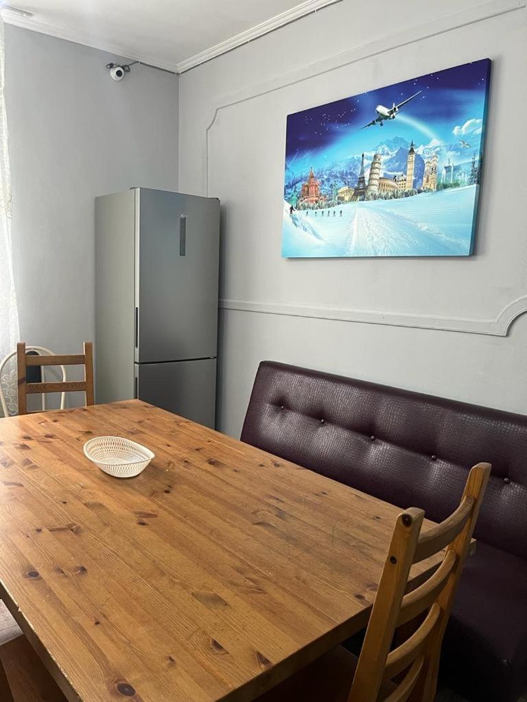 Hostel64 Almaty Ngoại thất bức ảnh