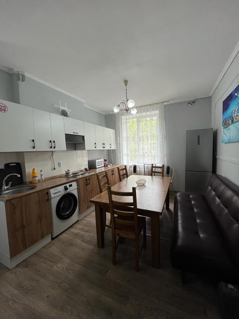 Hostel64 Almaty Ngoại thất bức ảnh
