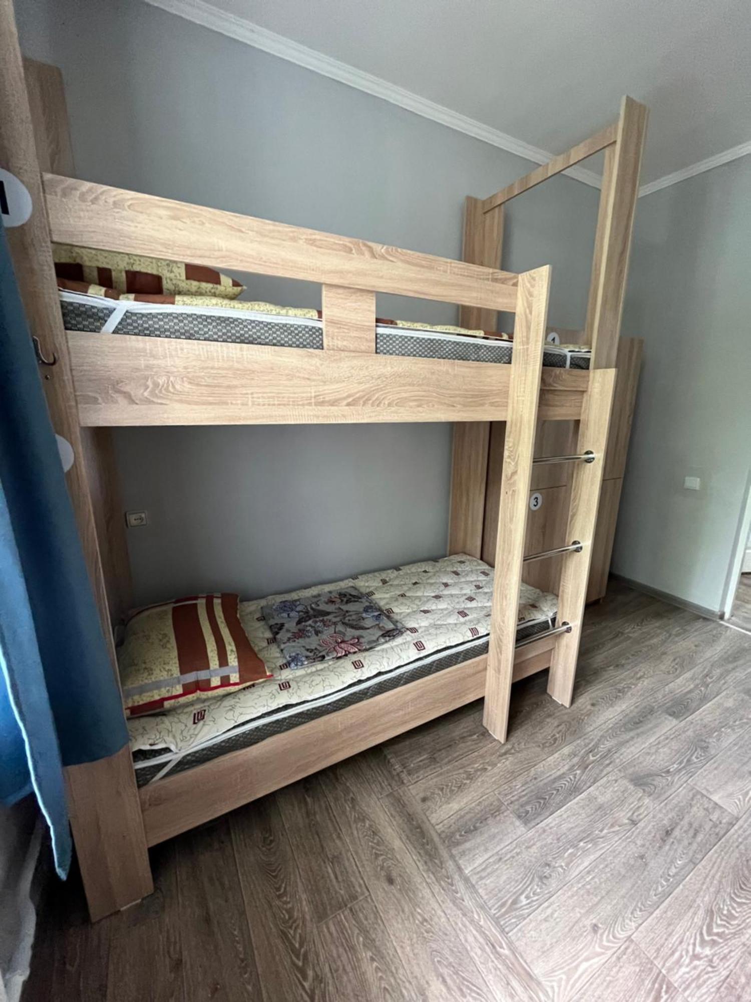 Hostel64 Almaty Ngoại thất bức ảnh