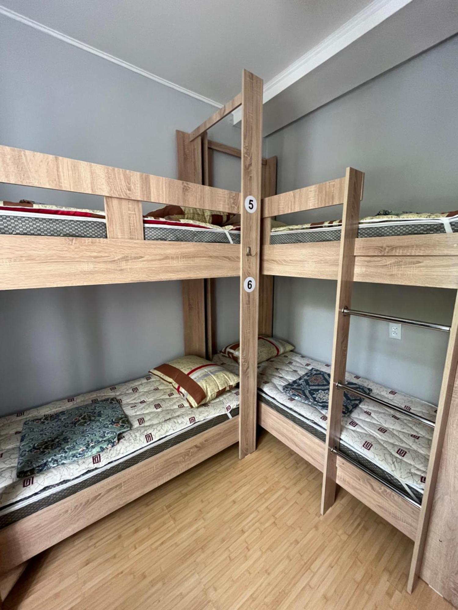Hostel64 Almaty Ngoại thất bức ảnh